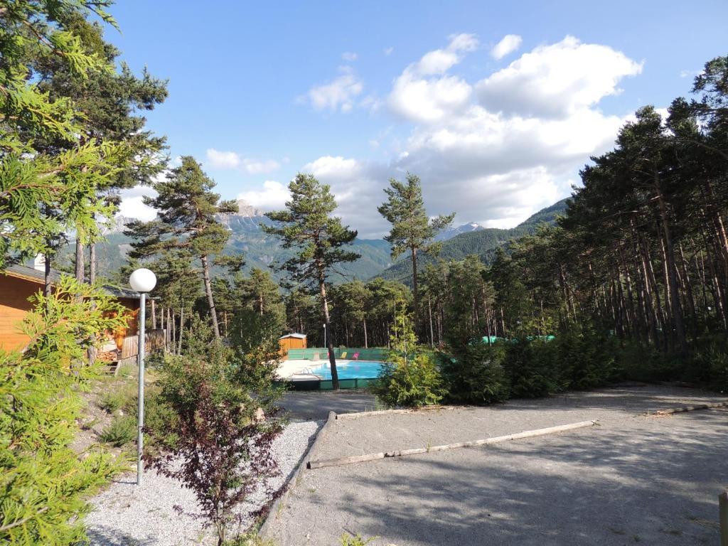 Hotel Parc Residentiel De Loisir : Le Loup Blanc Du Riou Barcelonnette Exteriér fotografie